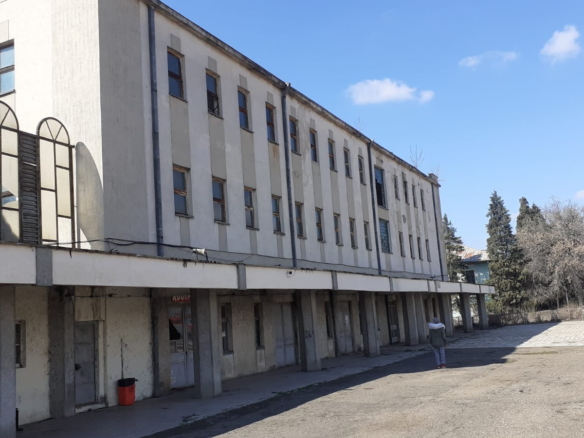 Spatiu comercial sau spațiu de birouri de închiriat în Municiupiul Adjud, str. Eroilor, nr. 1, județul Vrancea
