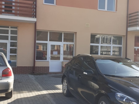 Descoperă potențialul: Spațiu comercial de 29.80 mp în inima comunei Borăscu, județul Gorj