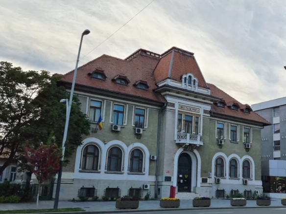 Spațiu comercial central de închiriat în Bacău – 99 mp pe Strada Mărășești nr. 8