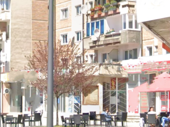 Închiriază Spațiu Comercial în Petroșani, Hunedoara – 26 mp, Strada 1 Decembrie 1918 Bl.71